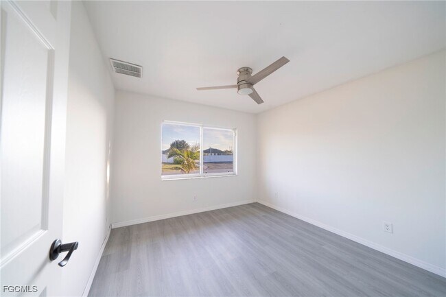 Building Photo - 4306 11th St SW