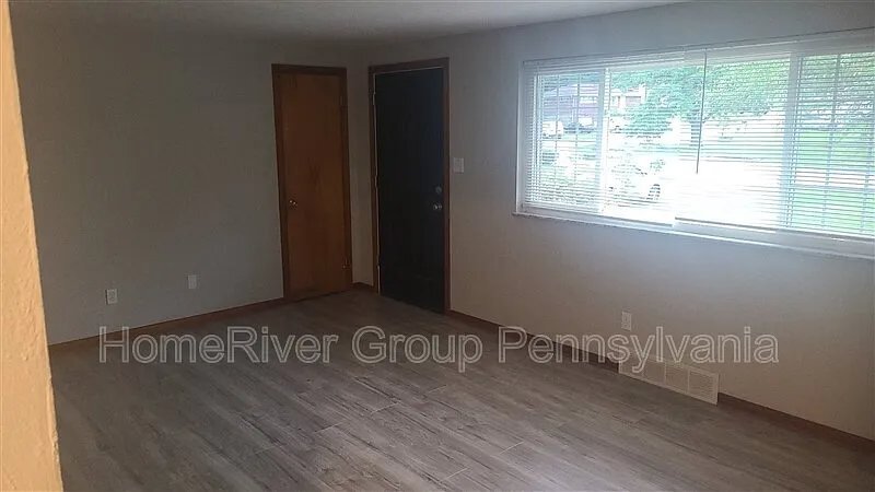 Building Photo - 215 Boston Hollow Rd