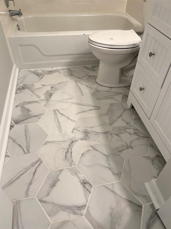 Building Photo - 980 Sutton Ct