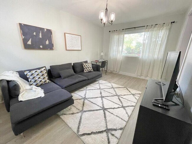 Building Photo - 7591 Amherst Ave