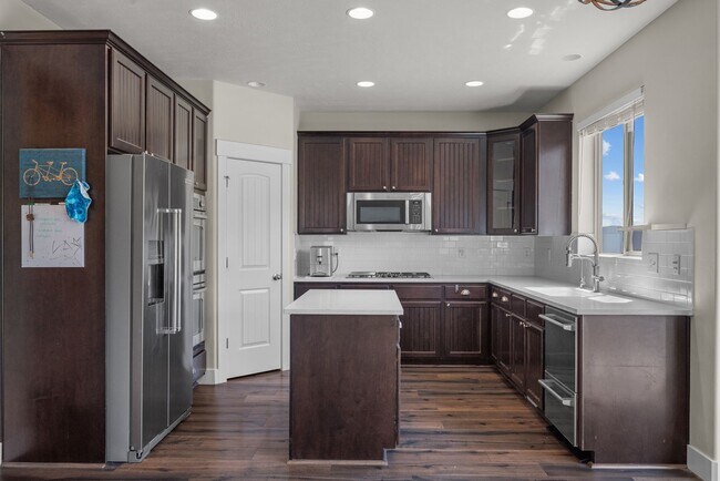 Building Photo - Beautiful 5 Bed / 3.5 Bath Home for Rent in Draper
