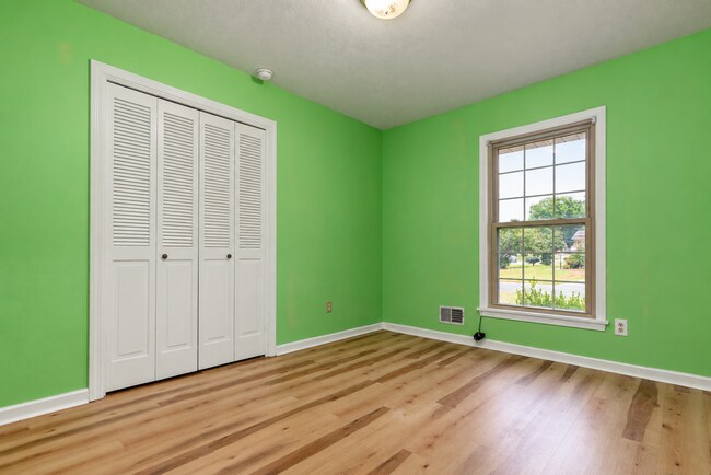 Building Photo - 7209 Lawnside Dr