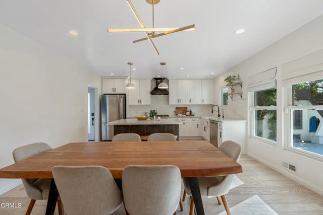 Building Photo - 5200 Dahlia Dr