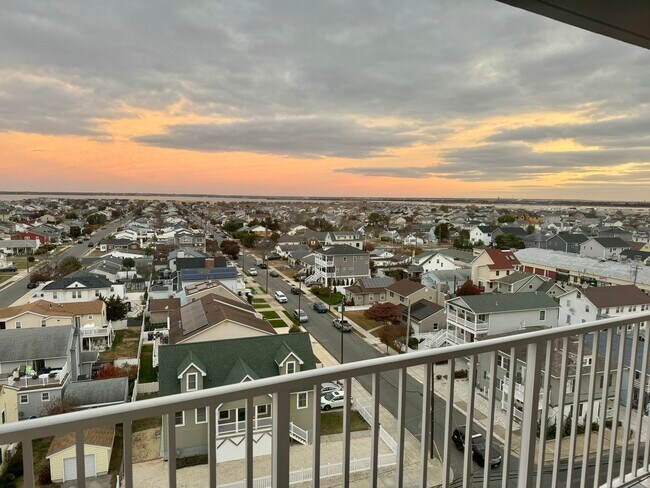 Building Photo - 236 N Derby Ave