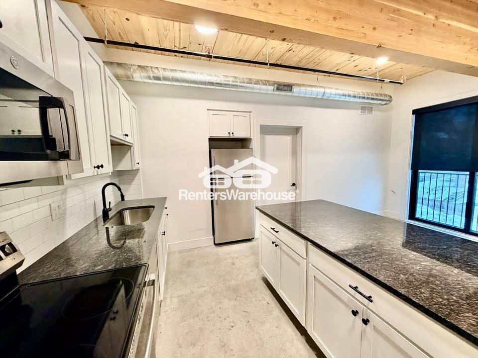 Building Photo - 2701 Ingersoll Ave