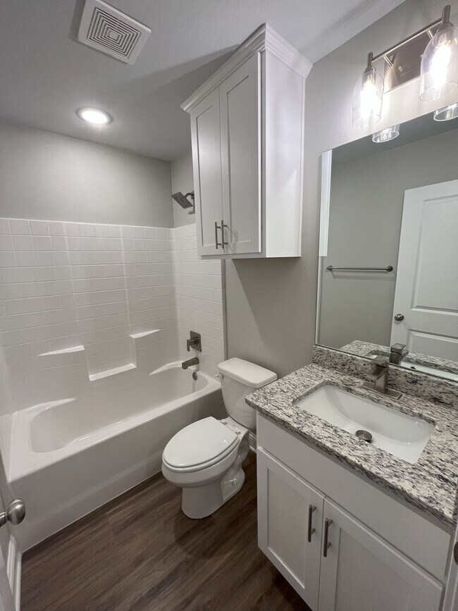 Building Photo - Country Heights #202