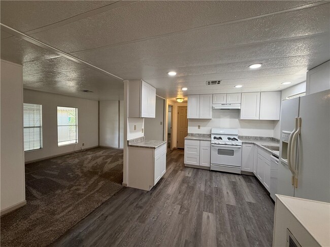 Building Photo - 2275 Lass Ave