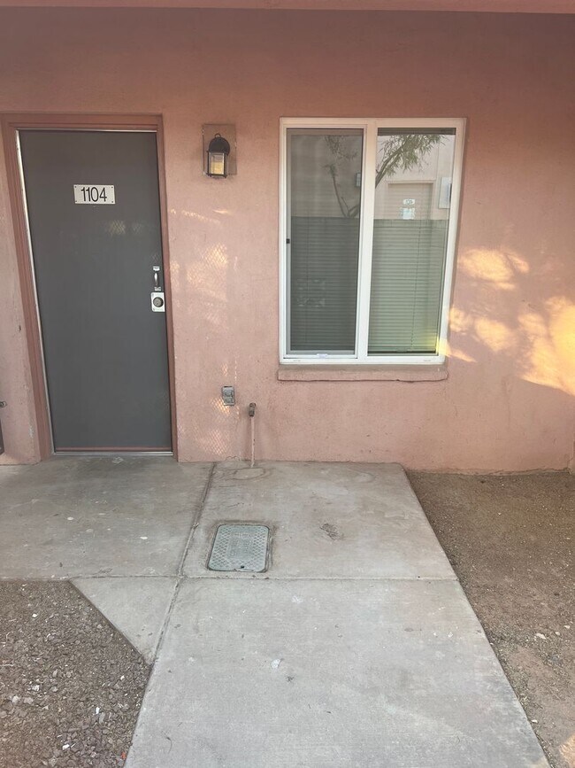 Building Photo - Sahuaro Apartments
