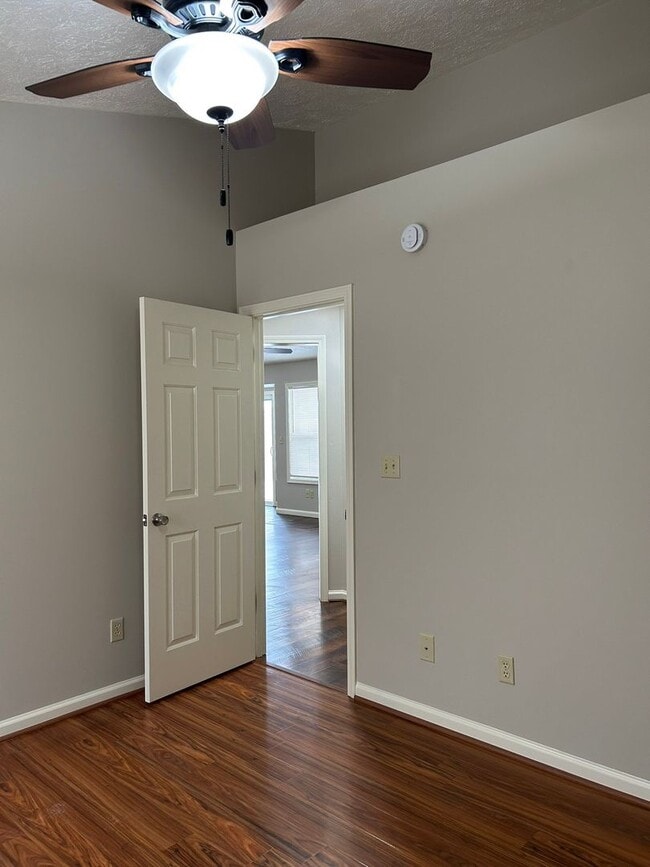 Building Photo - 1623 Lionheart Ln