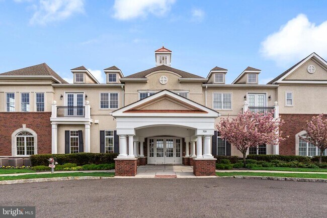 Building Photo - 2022 Crescent Wy