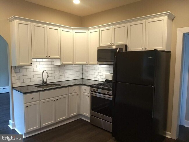 Building Photo - 115 N Main St