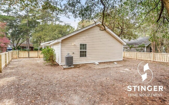 Building Photo - 1822 Drayton Dr