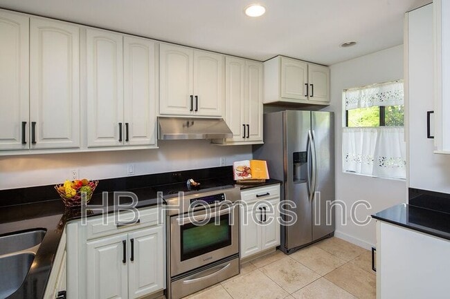 Building Photo - 348F Kaelepulu Dr