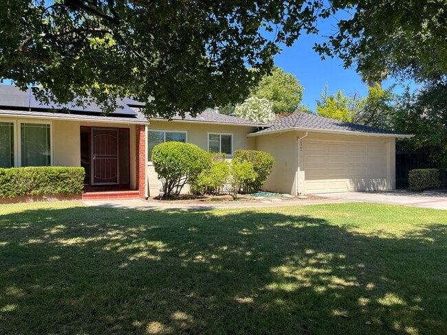 Building Photo - Los Gatos Living Just Minutes from Downtown & New Whole Foods