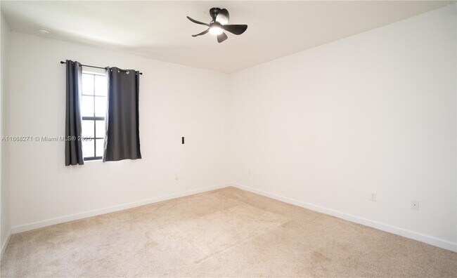 Building Photo - 1141 SW 6th Ct