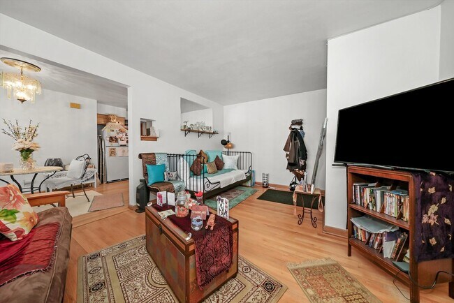 Building Photo - 425 S Kenilworth Ave