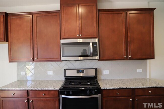 Building Photo - 315 King Closer Dr