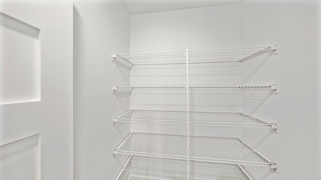 Building Photo - 3 Bed 2 Bath - A/C Mini-split - Fabulous Floor Plan - Garage