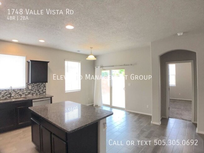 Building Photo - 1748 Valle Vista Rd NW