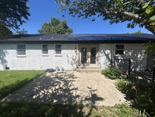 Building Photo - 1783 Warfield Dr