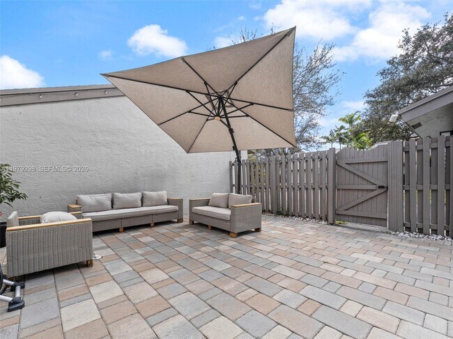 Building Photo - 10548 SW 112th Ave