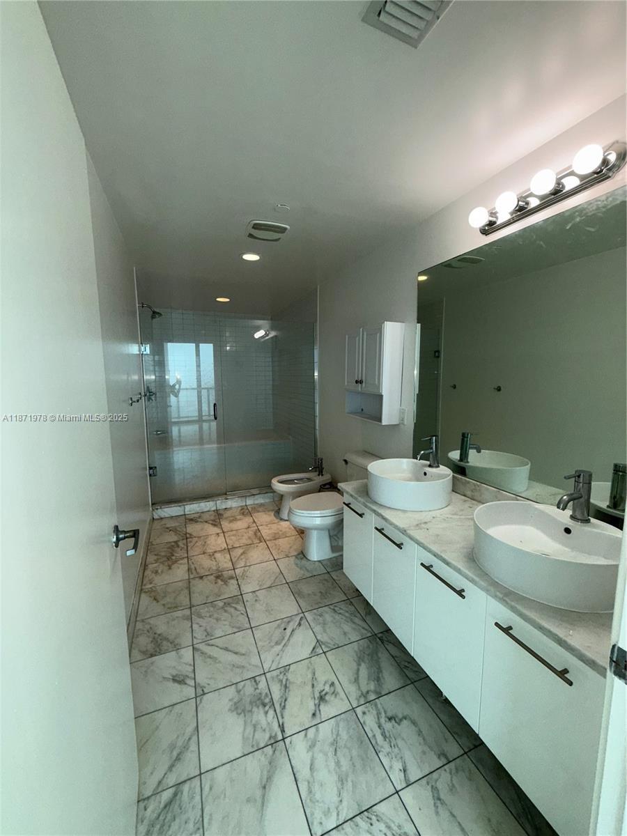 Building Photo - 888 Biscayne Blvd