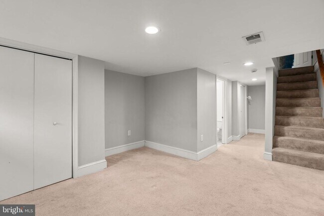 Building Photo - 1456 Battery Ave