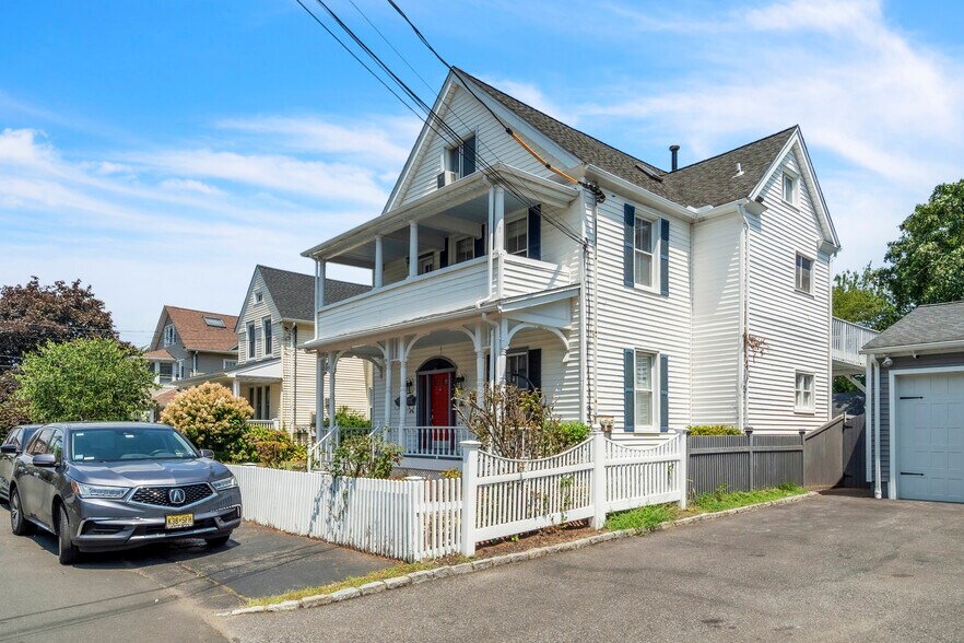 Building Photo - 83 Beaumont St