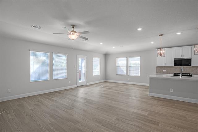 Building Photo - 615 Tidal Dr