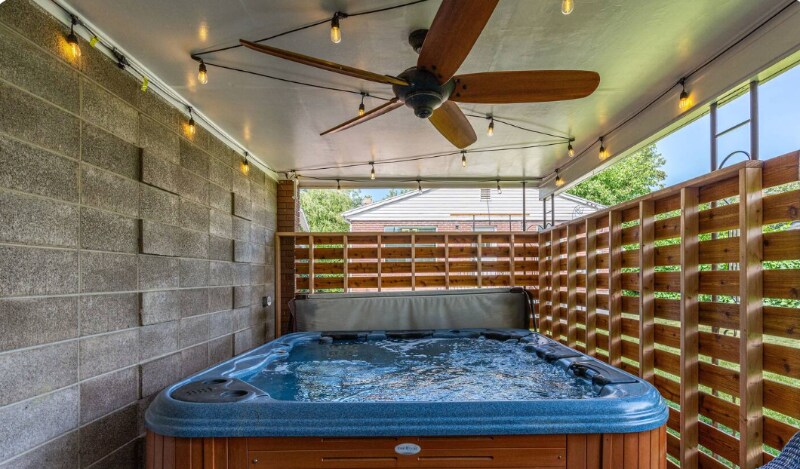 Building Photo - 444 N Oakley St