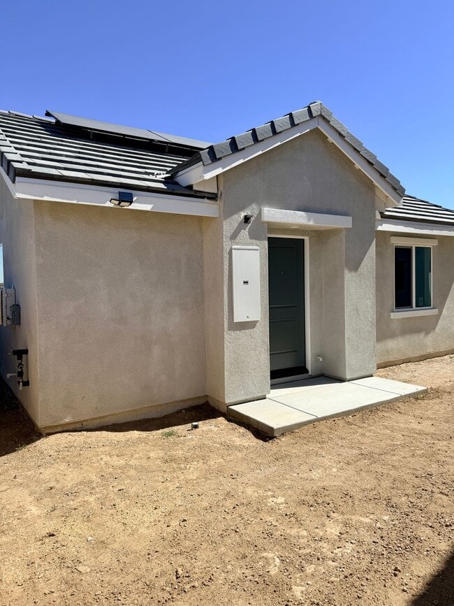 Building Photo - BRAND NEW 1 BEDROOM ADELANTO HOME