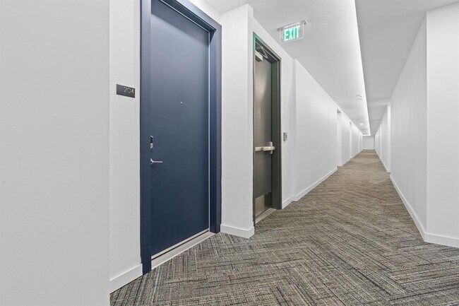 Building Photo - 900 S 1st St