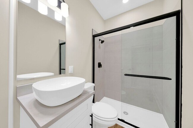 Building Photo - 2322 Scranton Rd