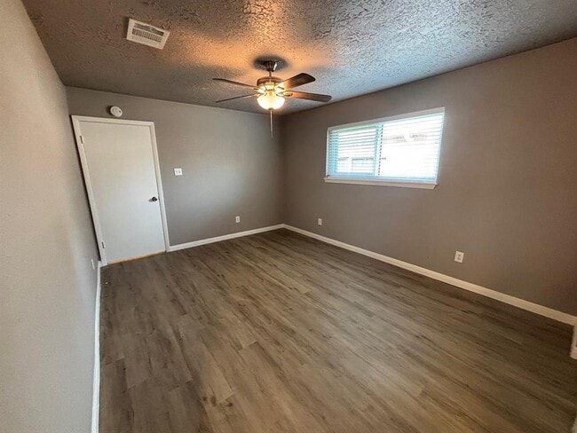 Building Photo - 9823 Stonemont Rd