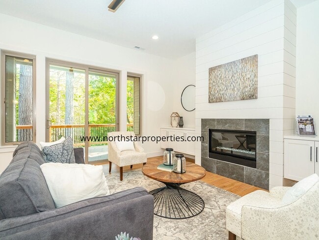 Building Photo - Tranquil Elevated Design in Tigard