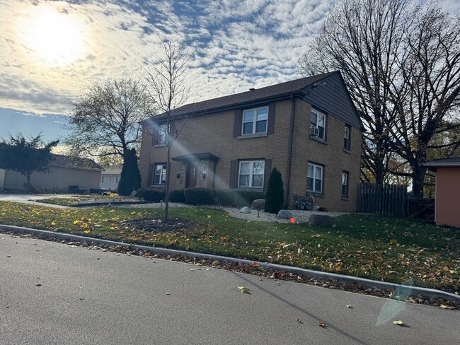 Primary Photo - 1111 Lincoln St