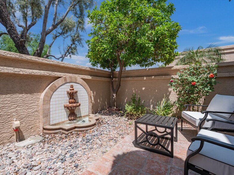 The Front Courtyard outside of the 2nd KING master - 8437 N 84th St