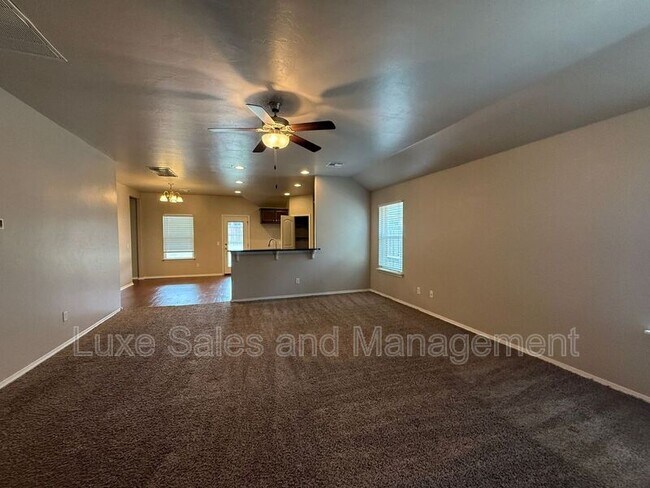 Building Photo - 2408 Alta Vista Ln