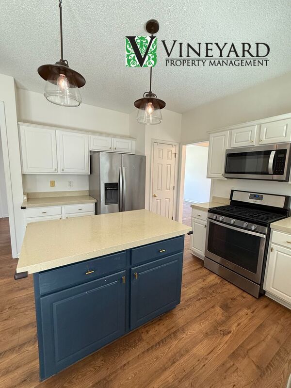 Building Photo - 303 Don Pierre Way