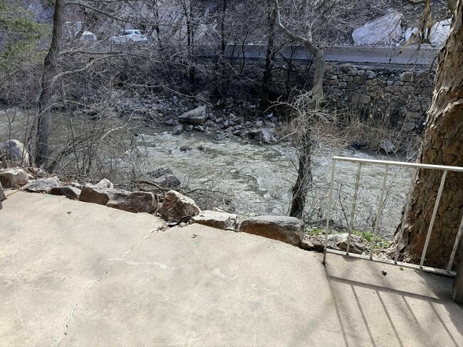 Building Photo - 208 Ogden Canyon Rd