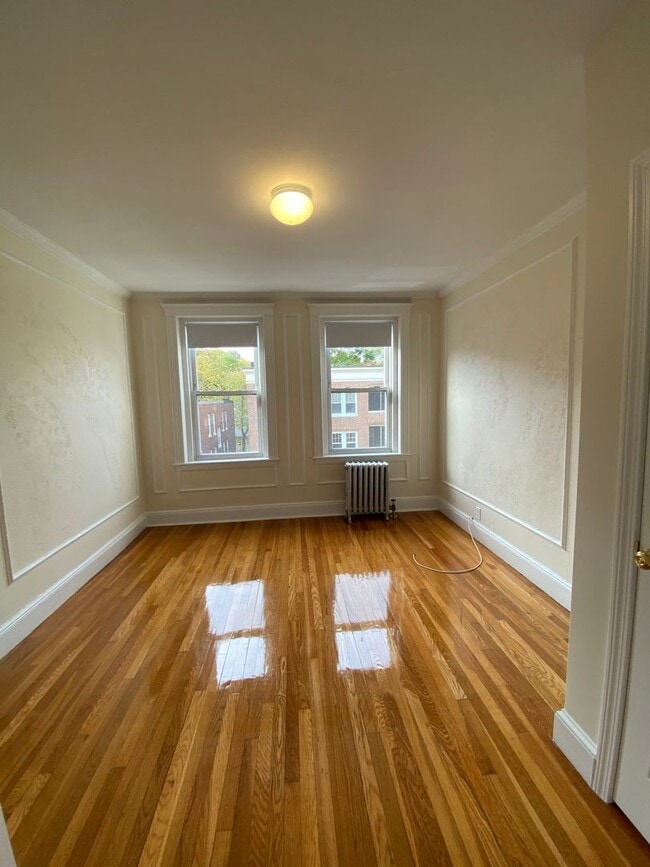 Building Photo - No Brokers Fee, No Security Deposit, Heat, Hot Water Included, Laundry on a Site