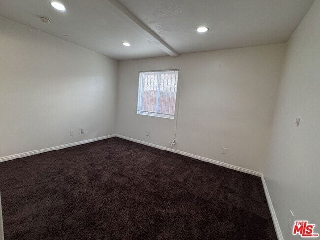 Building Photo - 10218 San Pedro St