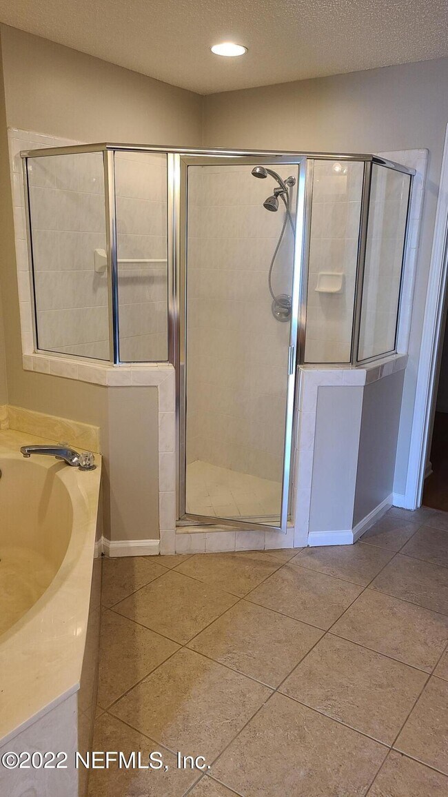 Building Photo - 12737 Chandler View Ct