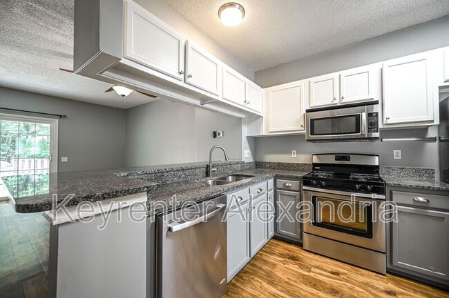 Building Photo - 7107 Tolliver St