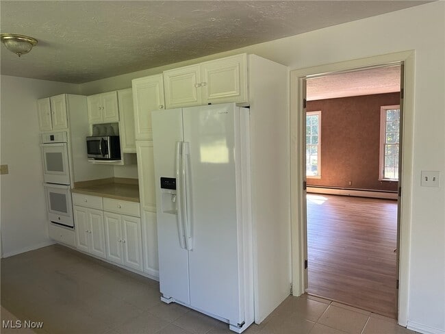 Building Photo - 13993 Sweetbriar Ln