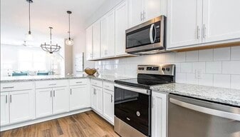 Building Photo - 6800 Milligan Way