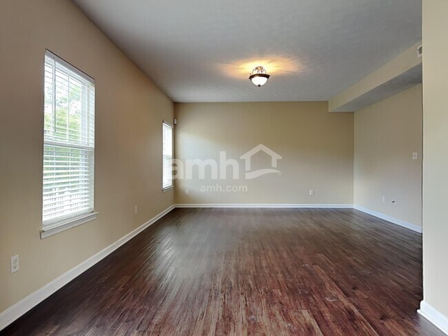 Building Photo - 45 Haverstraw Pl