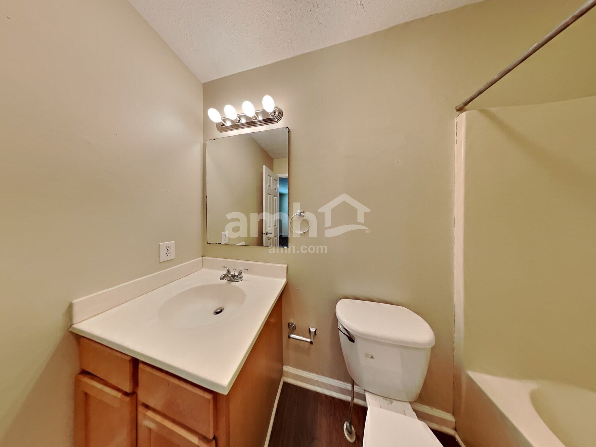 Building Photo - 8420 Brook Pointe Ct