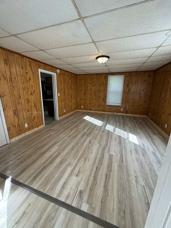 Building Photo - 511 E Jefferson Ave