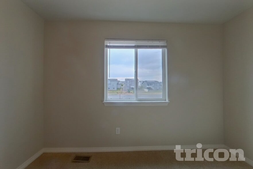 Building Photo - 9972 Emerald Vista Dr